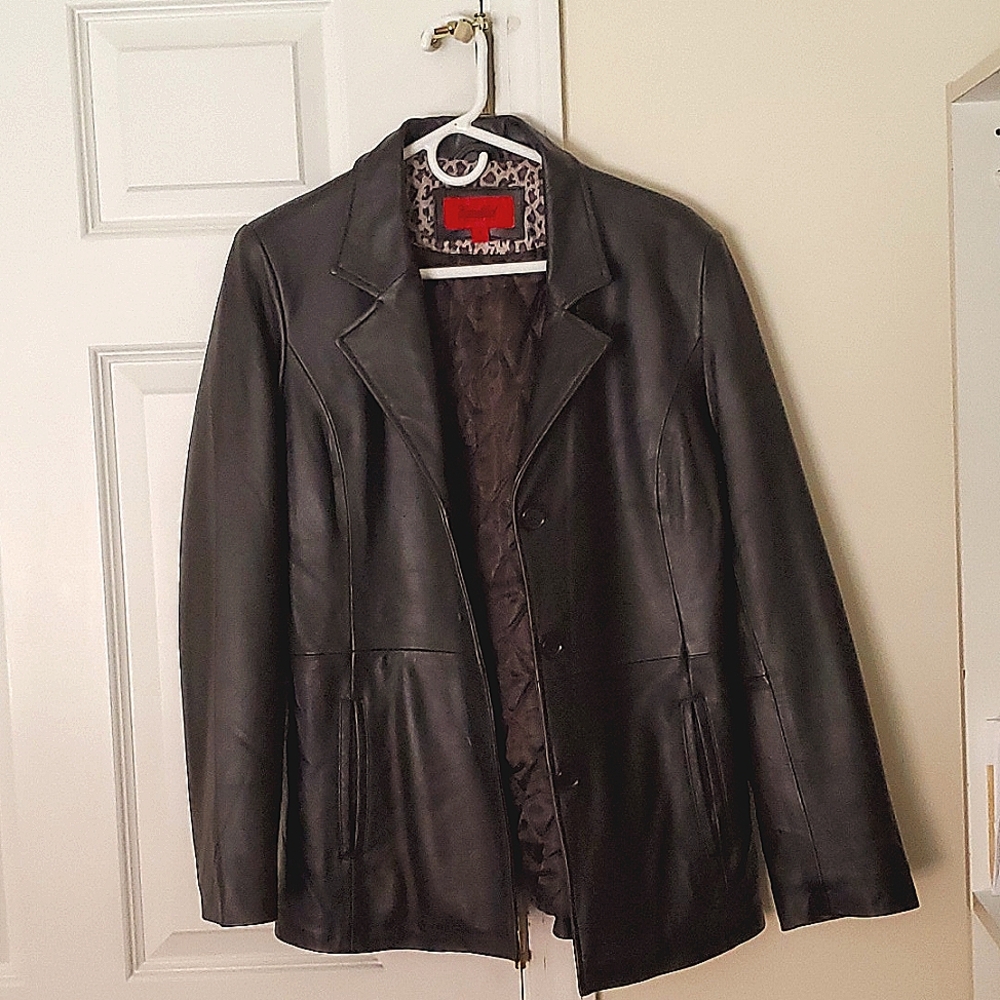 Brown leather jacket size small button down padded lining for warmth